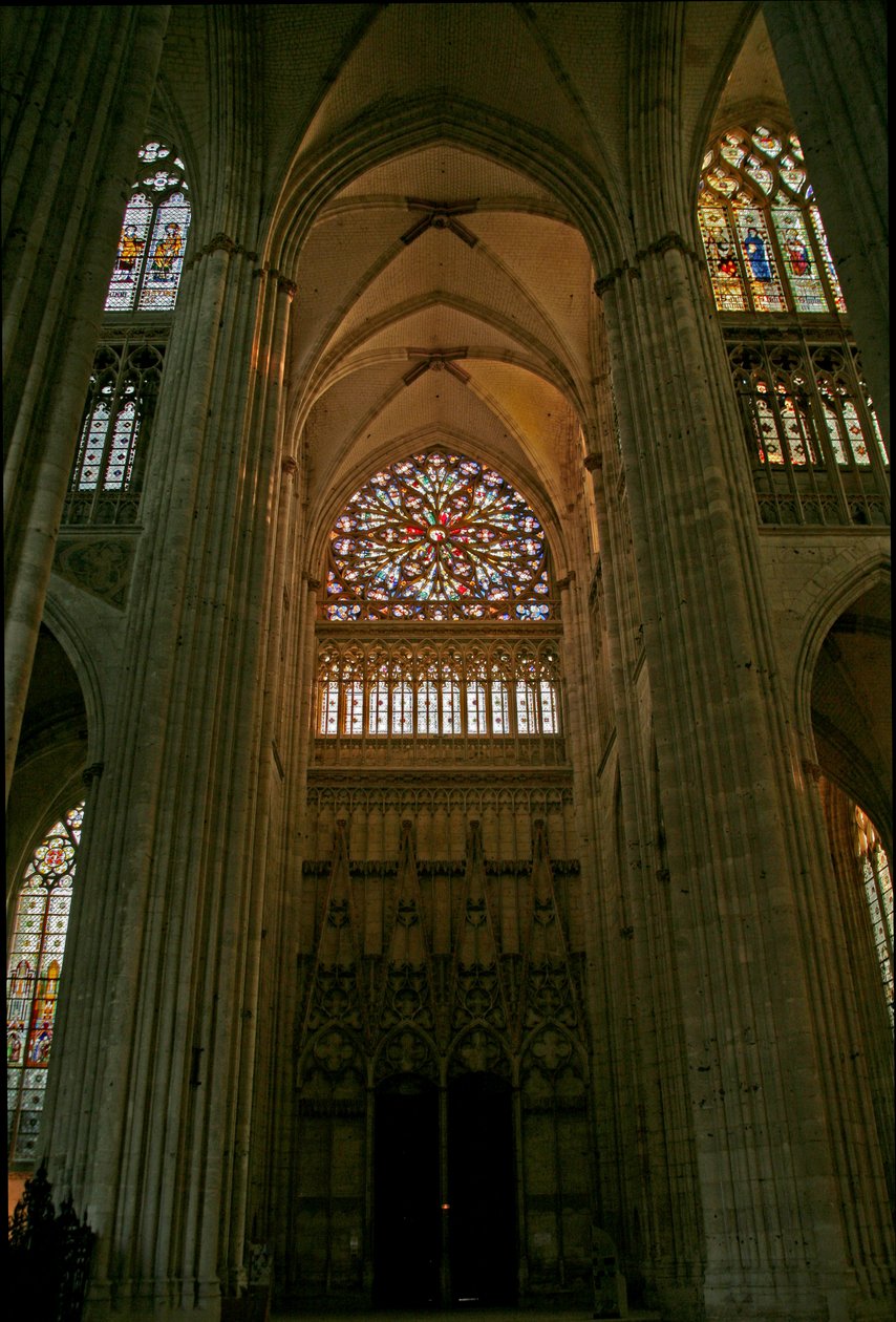 Okno zobrazující jižní transept od French School