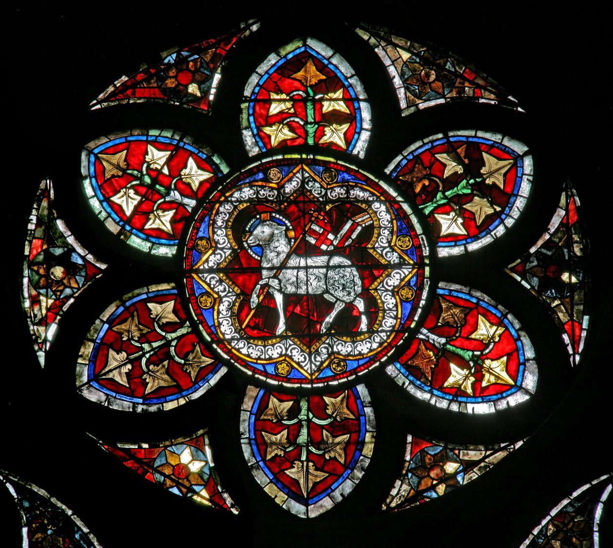Okno w202 zobrazující Agnus Dei od French School