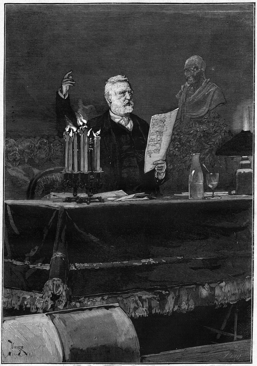 Spisovatel Victor Hugo (1802-1885) hovořící u příležitosti stého výročí úmrtí Voltaira, slavného v Theatre de la Gaite v Paříži dne 30. května 1878. Rytina v „“ Le Monde Illustré““ č. 1106 z 8. června 1878. od French School