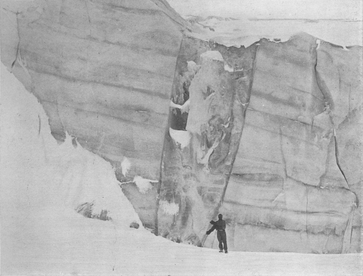 Re-Cemented Crevasse, c1911, 1913 od G. Murray Levick