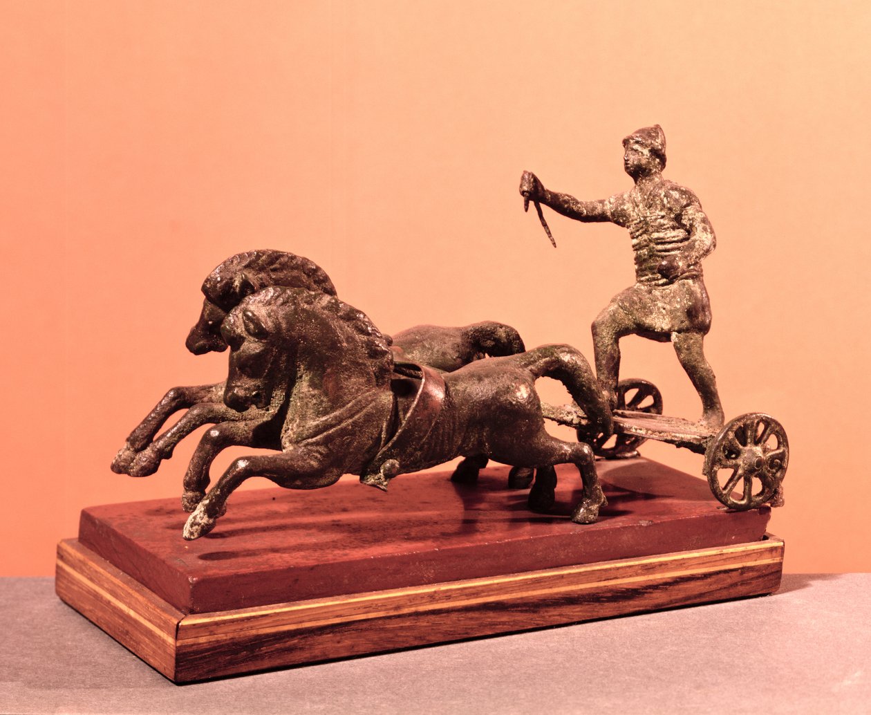 Římský vůz tažený dvěma cválajícími koňmi (bronz) od Gallo Roman