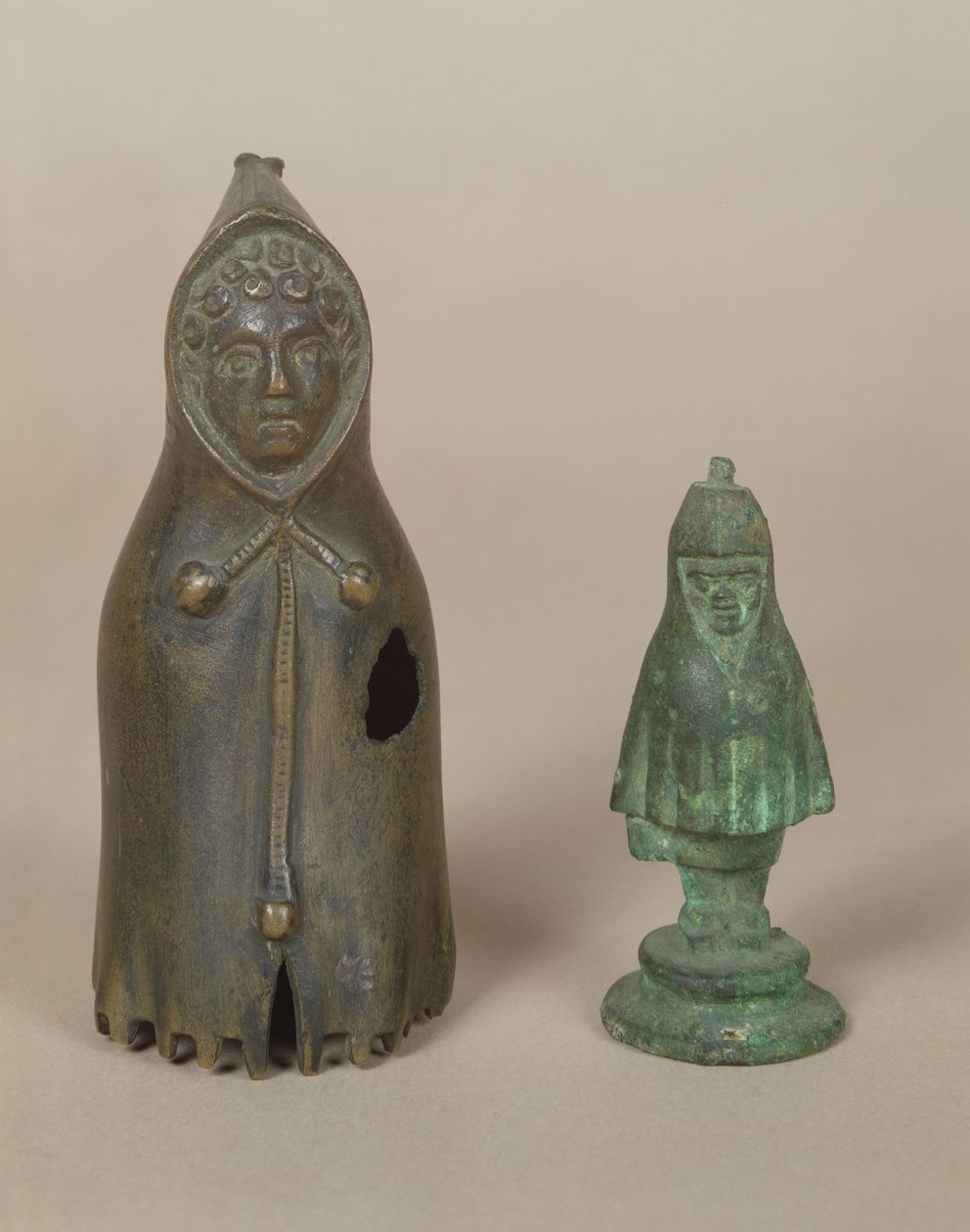Dvě postavy Telesforos (bronz) od Gallo Roman