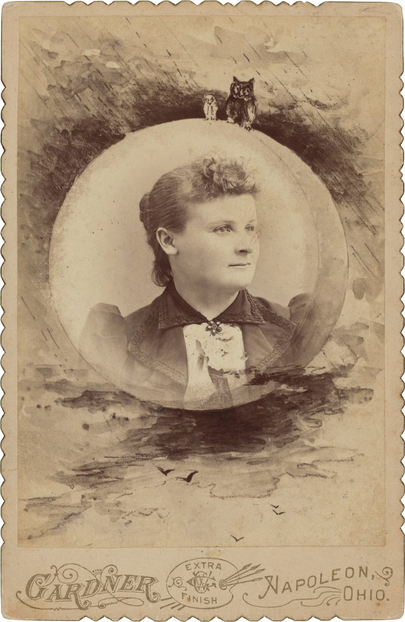 Portrét ženy, 90. léta 19. století (fotografie) od Gardner Studio