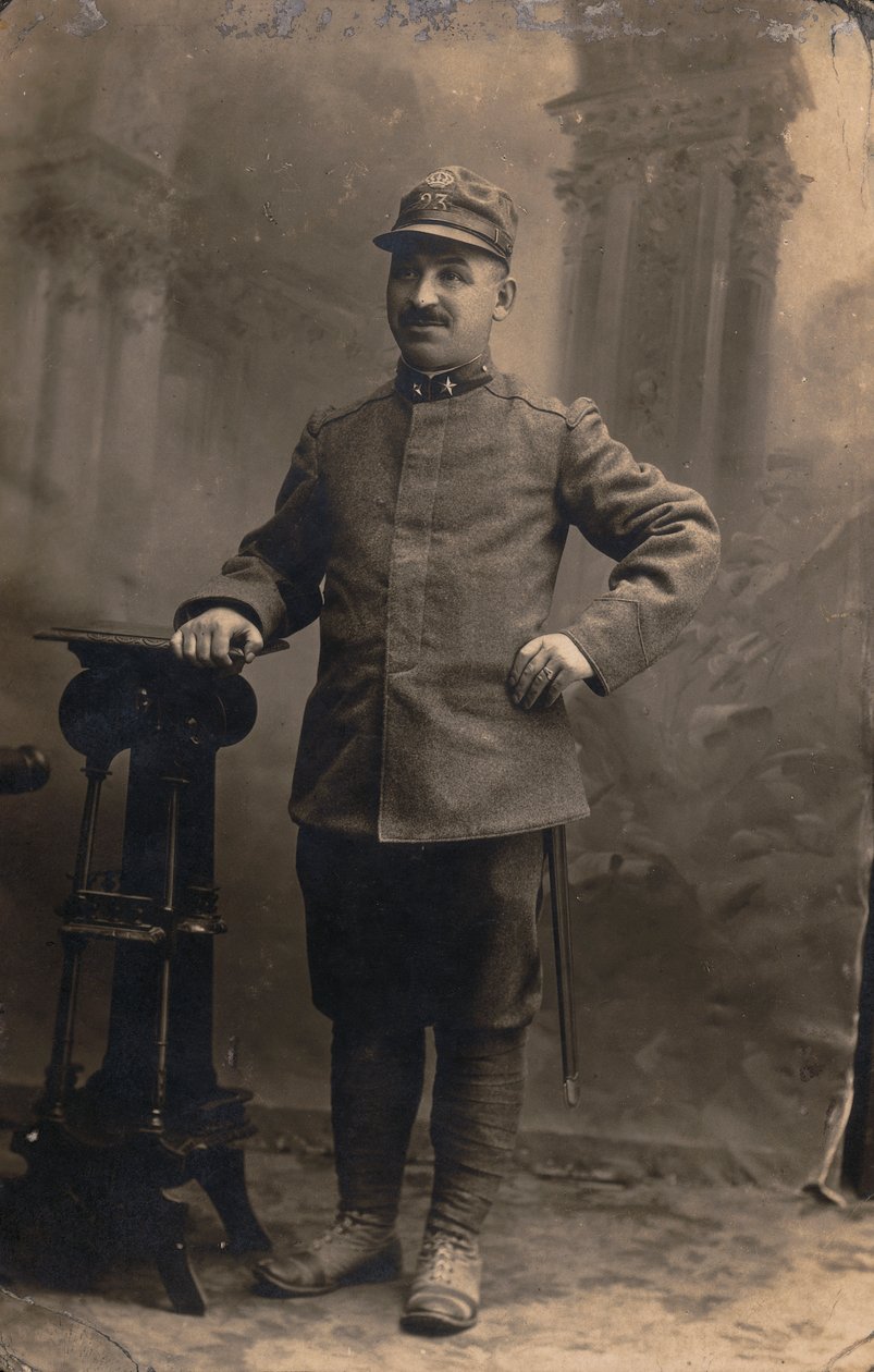 Album "The GM R. Army (World War I)": vojáci 23. pluku. Územní milice v uniformě podle zemí (černobílá fotografie) od Gemmi Gemmi