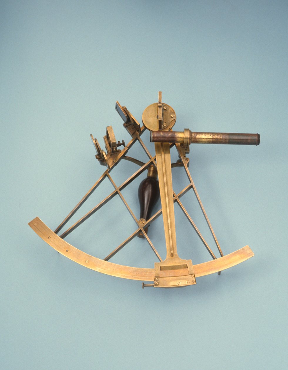 Sextant (mosaz, dřevo a sklo) od George Adams