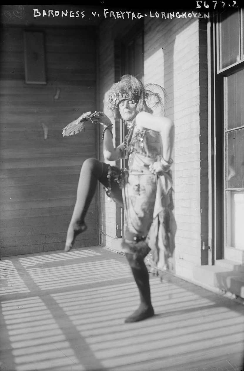 Baronka von Freytag-Loringhoven, kolem roku 1915 od George Grantham Bain