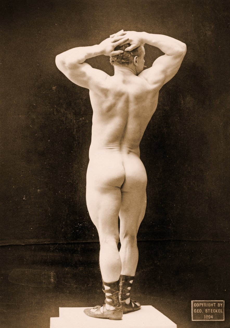 Eugen Sandow, v klasické starověké řecko-římské póze, kolem roku 1894 od George Steckel