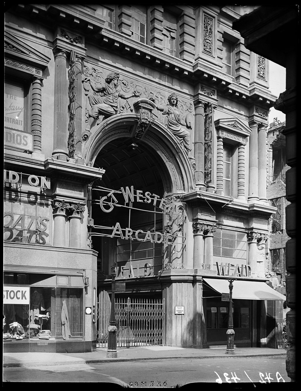 Great Western Arcade, Temple Row, Birmingham, 1941. od George Bernard Mason