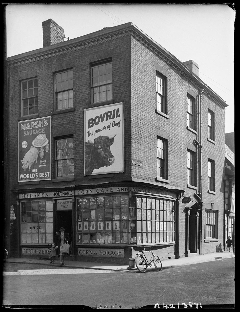 New Street, Worcester, Worcestershire, 1942. od George Bernard Mason