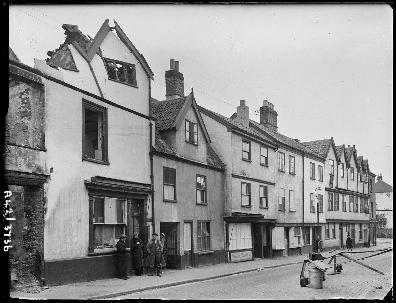 Oak Street, Norwich, Norfolk, 1942. od George Bernard Mason