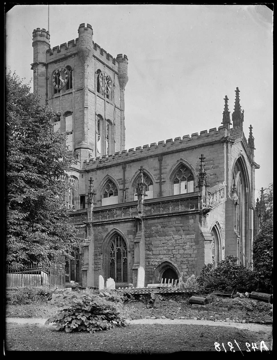 Kostel svatého Jana Křtitele, Fleet Street, Bablake, Coventry, 1941. od George Bernard Mason