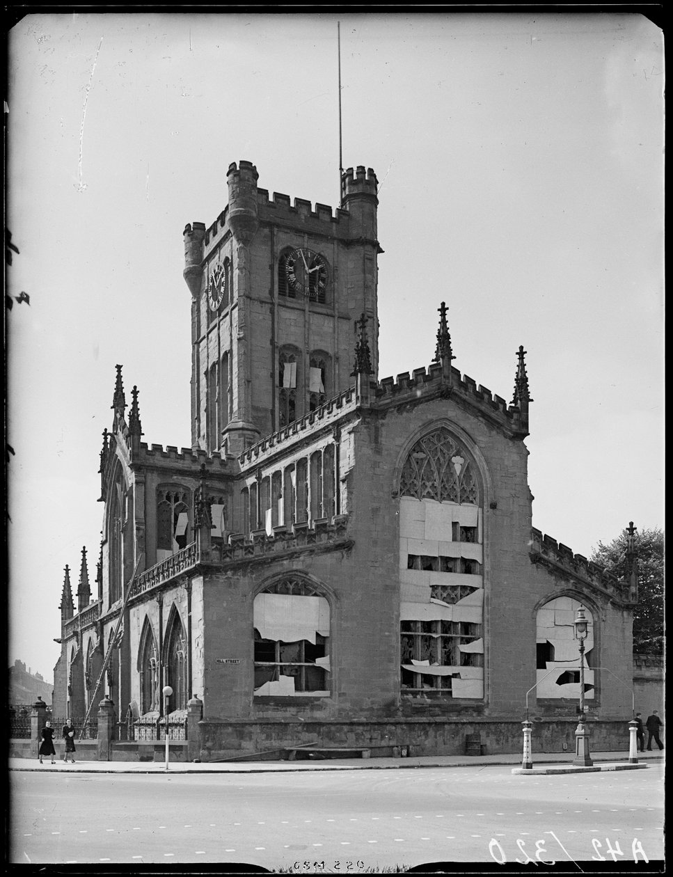 Kostel svatého Jana Křtitele, Fleet Street, Bablake, Coventry, 1941. od George Bernard Mason