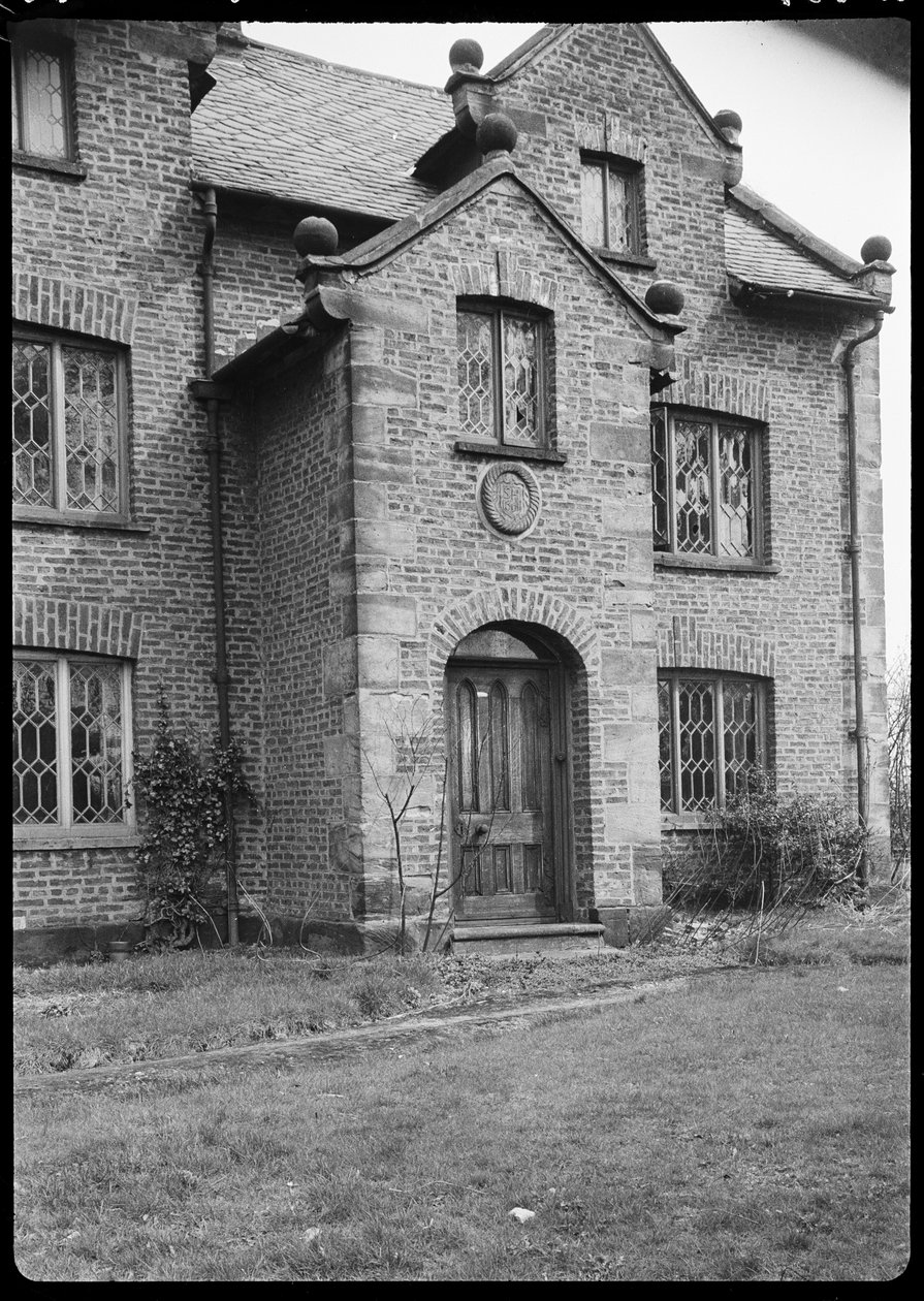 Knobb Hall, Manchester, 1942. od George Bernard Wood