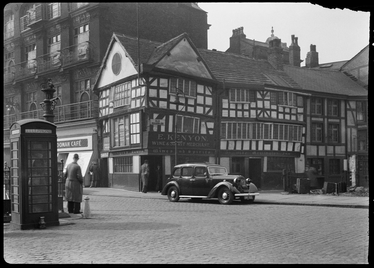 Old Wellington Inn, Old Shambles, Manchester, 1942. od George Bernard Wood