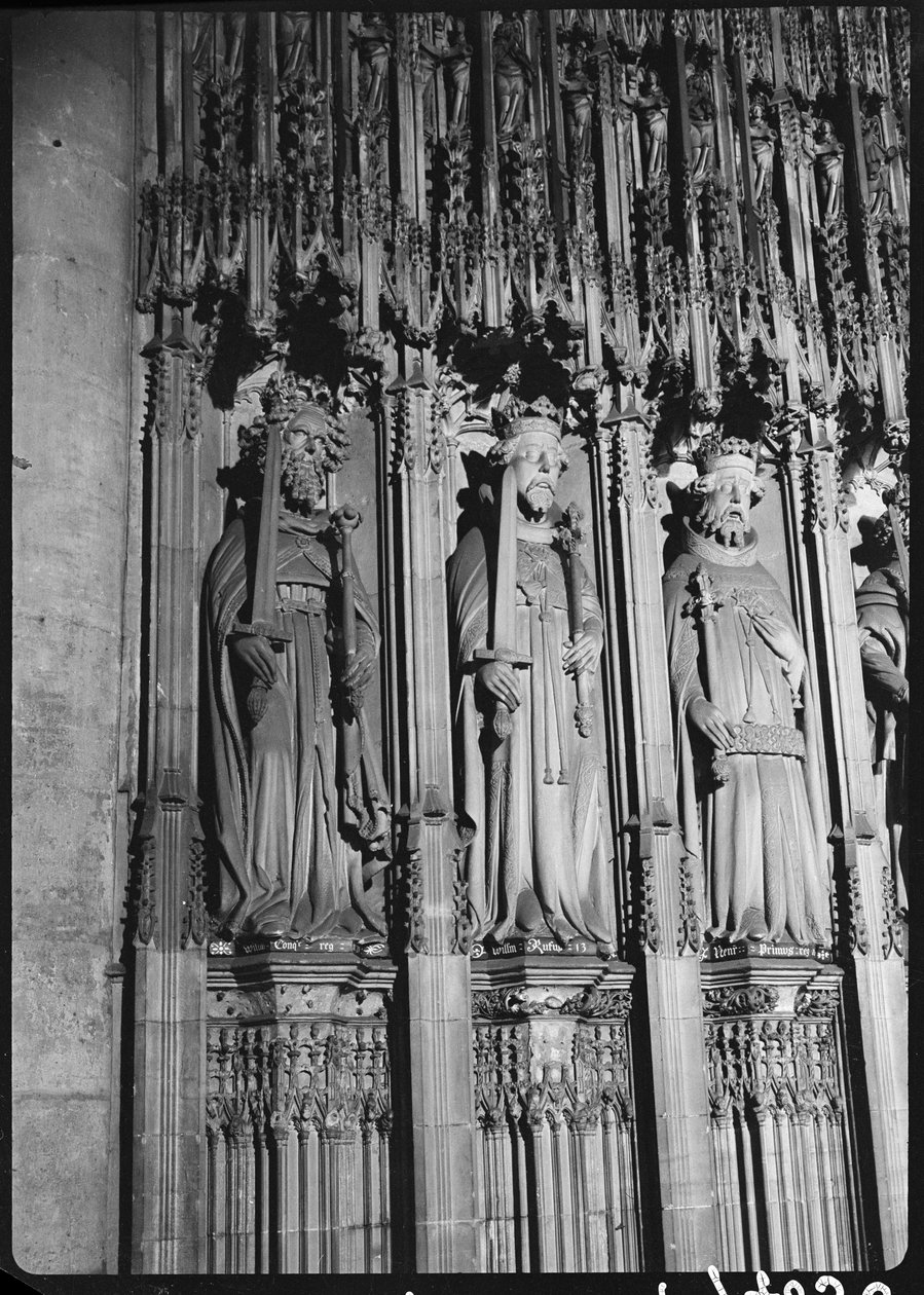 York Minster, Minster Yard, York, 1942. od George Bernard Wood