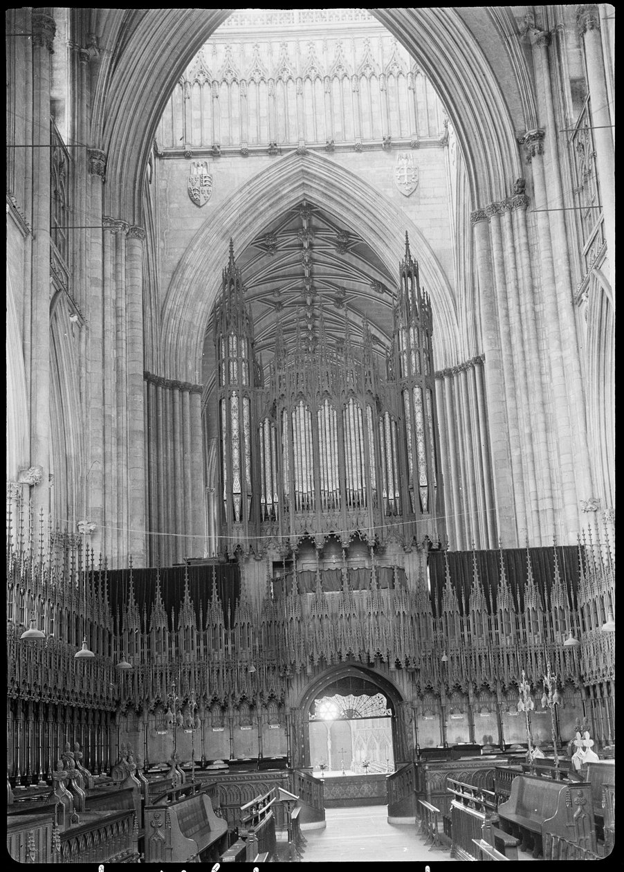 York Minster, Minster Yard, York, 1942. od George Bernard Wood