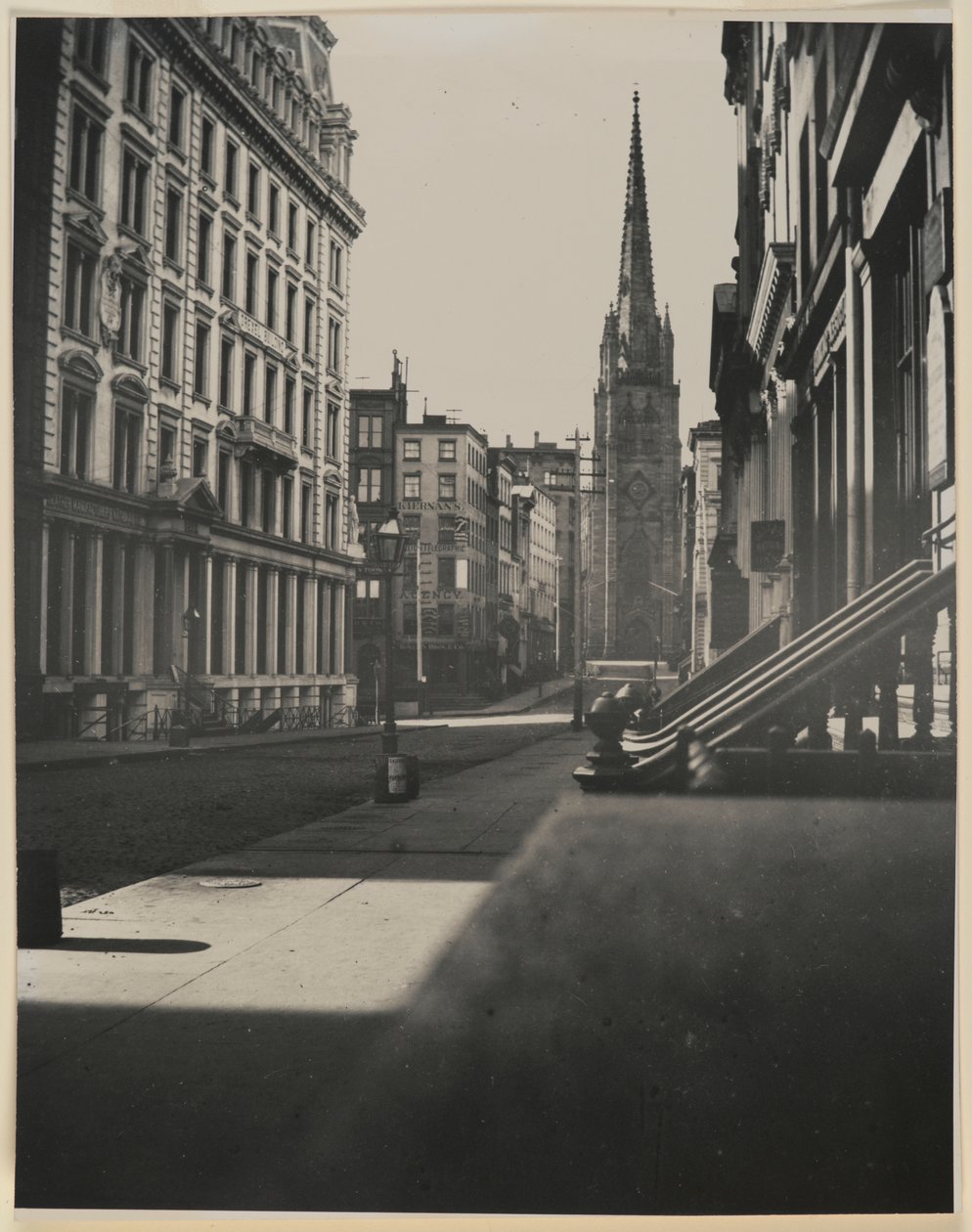 Wall Street, Manhattan (stříbrný želatinový potisk) od George Bradford Brainerd