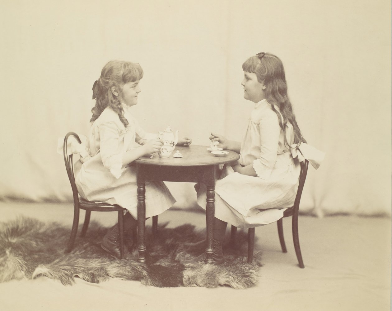 Frances a Ethel de Forest, dcery Roberta de Forest, ca. 1890. od George Collins Cox