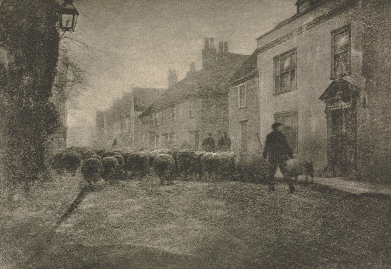 Kamera: Ve vesnici pod South Downs od George Davison