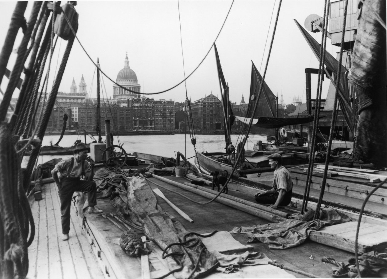 Muži na člunu Temže, South Bank, Lambeth, Londýn, začátek 20. století od George Davison Reid