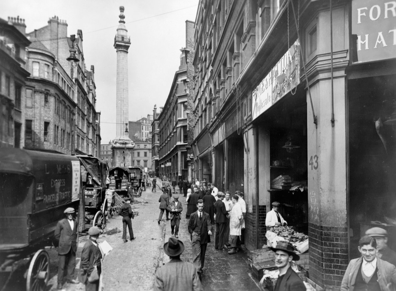 Monument Street a Monument, City of London, před rokem 1933 od George Davison Reid