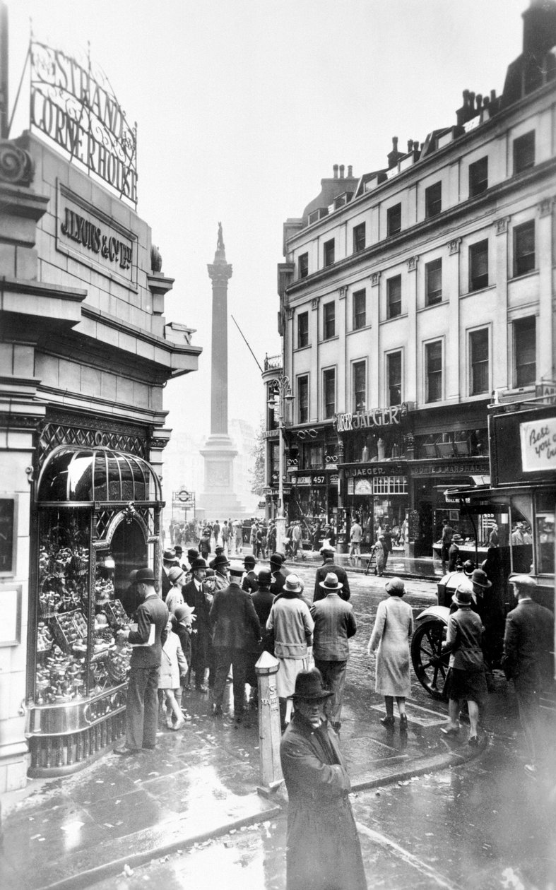 Nelsonův sloup, The Strand a Lyons Corner House, Westminster, Londýn, před rokem 1933 od George Davison Reid
