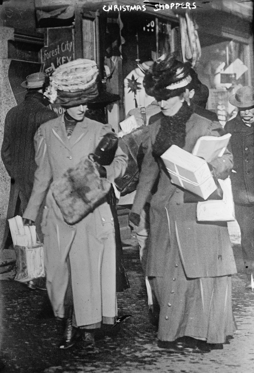 Vánoční nakupující, cca 1910 (černobílá fotografie) od George Grantham   Bain News Service Bain