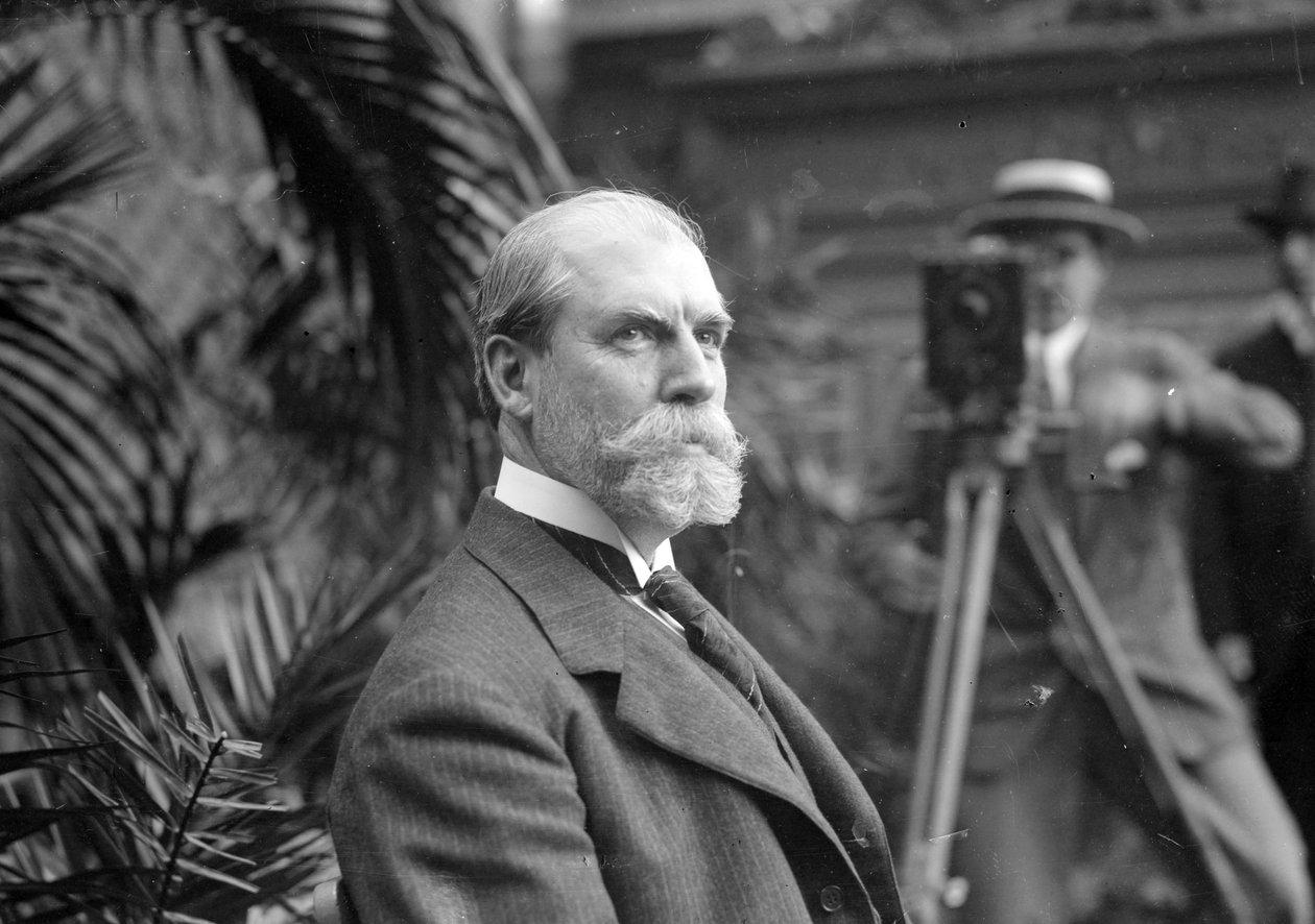 Charles E. Hughes před kamerou, kolem 1915-20 od George Grantham Bain