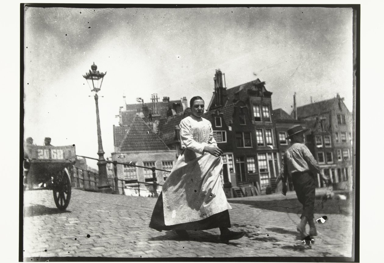 Pohled na ulici na křižovatce Lindengracht Lijnbaansgracht v Amsterdamu od George Hendrik Breitner