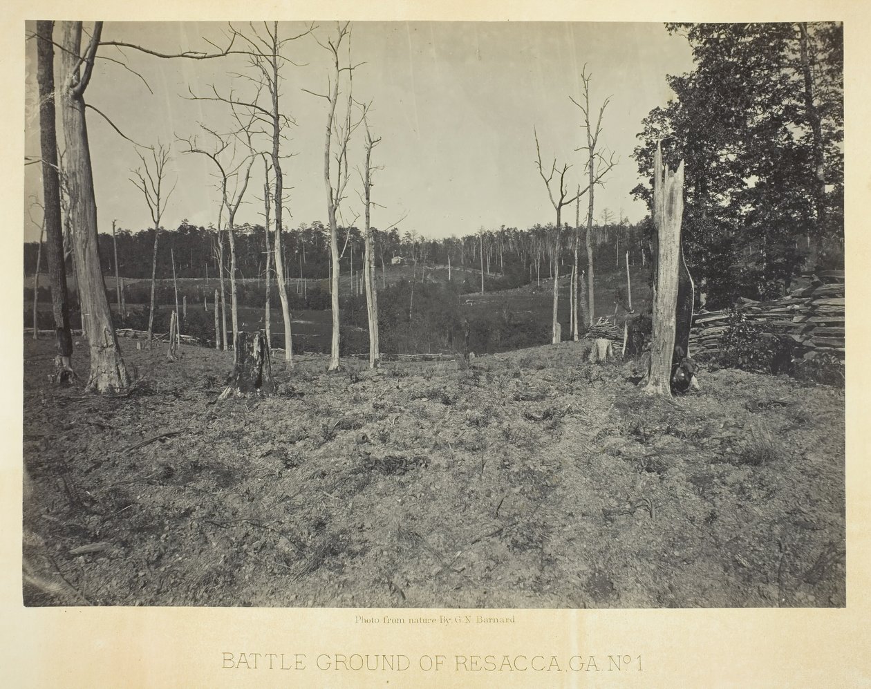 Battle Ground of Resacca, GA, č. 1, 1866. od George N. Barnard