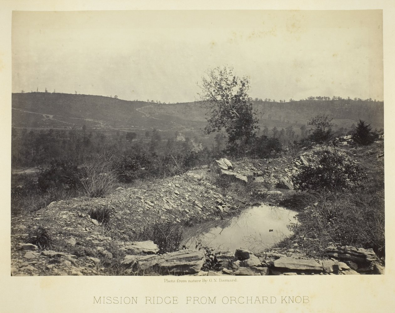 Hřeben Mission Ridge z vrcholu Orchard Knob od George N. Barnard