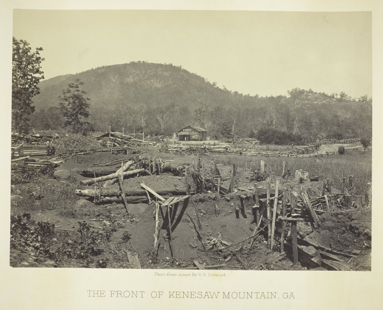 Přední část hory Kenesaw Mountain, GA od George N. Barnard