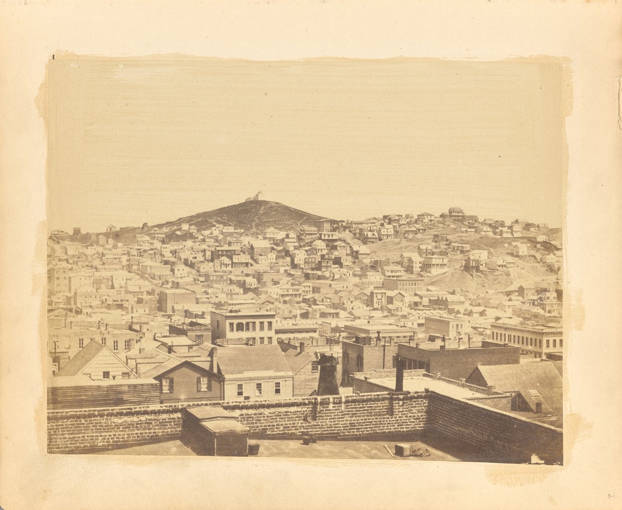 Pohled na ulici Stockton Street a Telegraph Hill z rohu ulic Stockton Street a Sacramento Street. od George R. Fardon