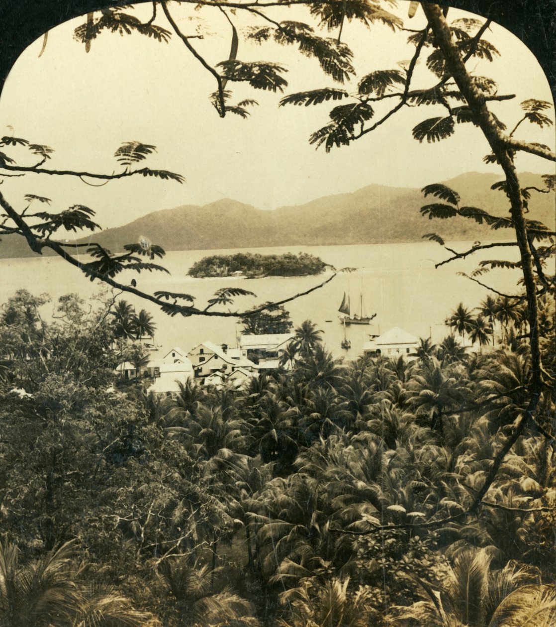 Pohled na Samarai, Britská Nová Guinea, c1909. od George Rose