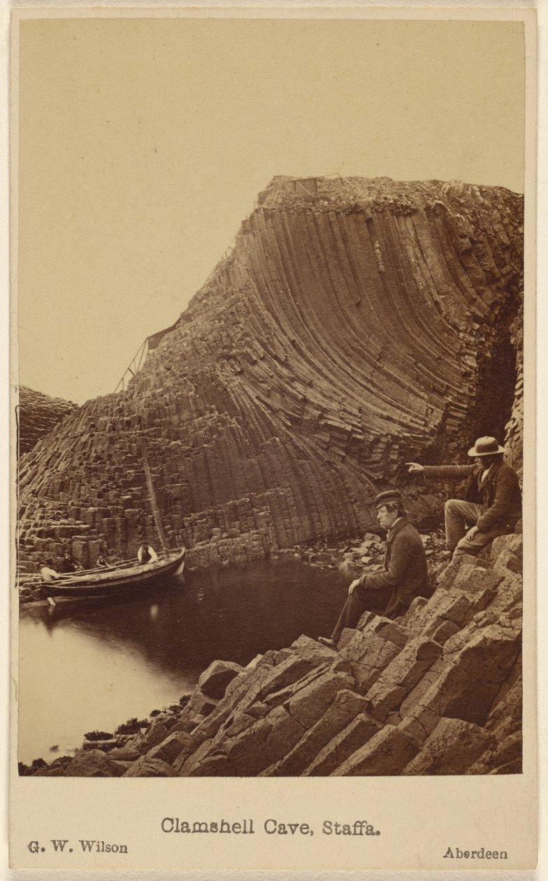Jeskyně Clamshell, Staffa od George Washington Wilson