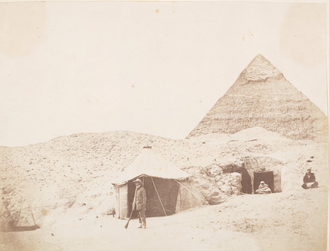 Fotograf před svým stanem na místě pyramidy Khafre Chephrena, 1851. od George Wilson Bridges