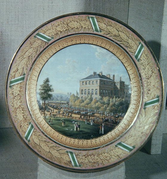 Míšeňský talíř, zdobený výjevem Apsley House s přehlídkou jezdeckých vojáků, kolem 1818 (porcelán) od German School