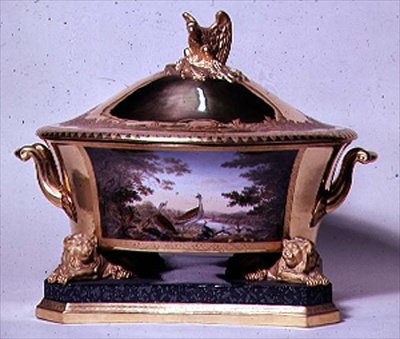 Nádoba z pruského jídelního servisu, Berlín, 1816-19 (porcelán a zlacení) (viz také 10534) od German School