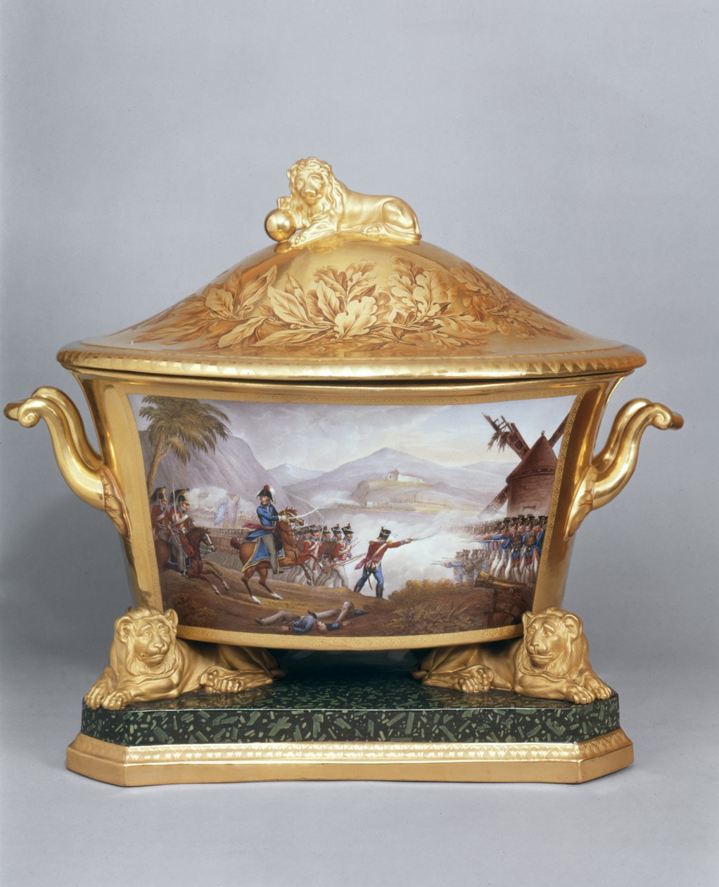 Tureen z Pruské večeře, Berlín, 1816-19 (porcelán a zlacení) (viz také 10534) od German School