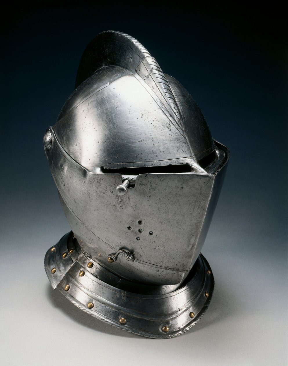 Blízká přilba do terénu, cca 1550-70 (ocel, železo, kůže a mosaz) od German School