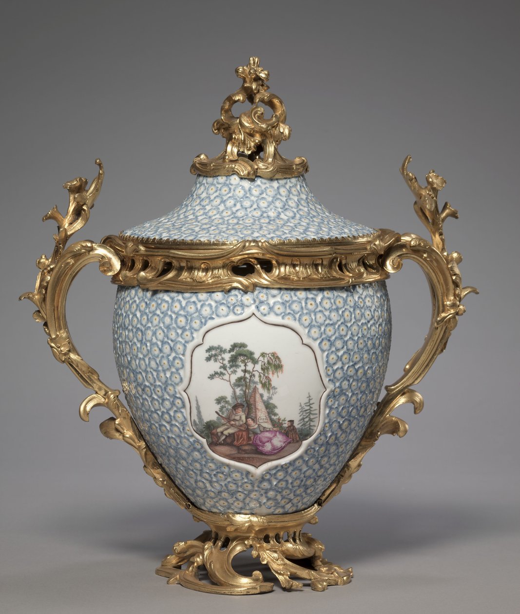 Zakrytá váza, vyrobená v Meissen Porcelain Factory, Německo, 1749 od German School