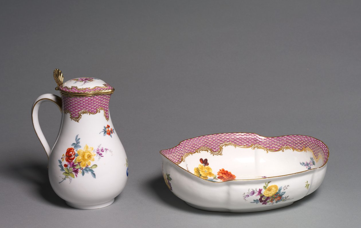 Kávička a mísa, vyrobeno továrnou na porcelán Meissen, Německo, kolem roku 1765 od German School