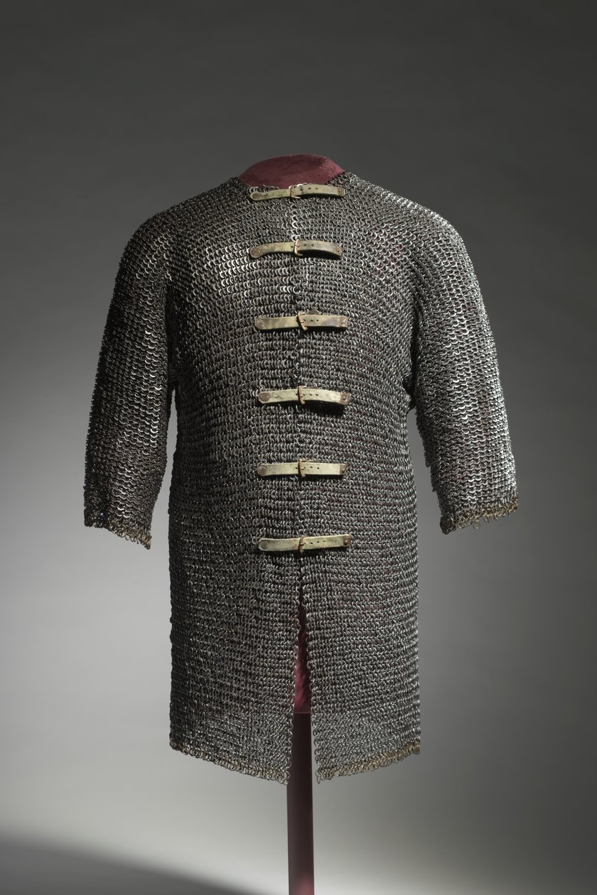 Hauberk, cca 1400-1450 (ocelové a mosazné kroužky, nýtované moderními přezkami a popruhy) od German School