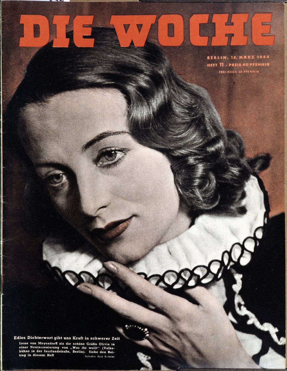 Iren Von Meyendorff v Shakespearově „Jak budete chtít“ v Theater Populaire (Volksbahn) v Berlíně, konv. ""Die Woche"" od German School
