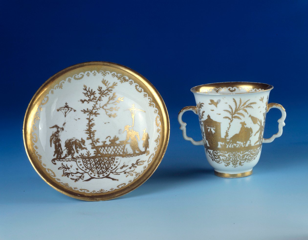Míšeňský porcelánový šálek s podšálkem od German School