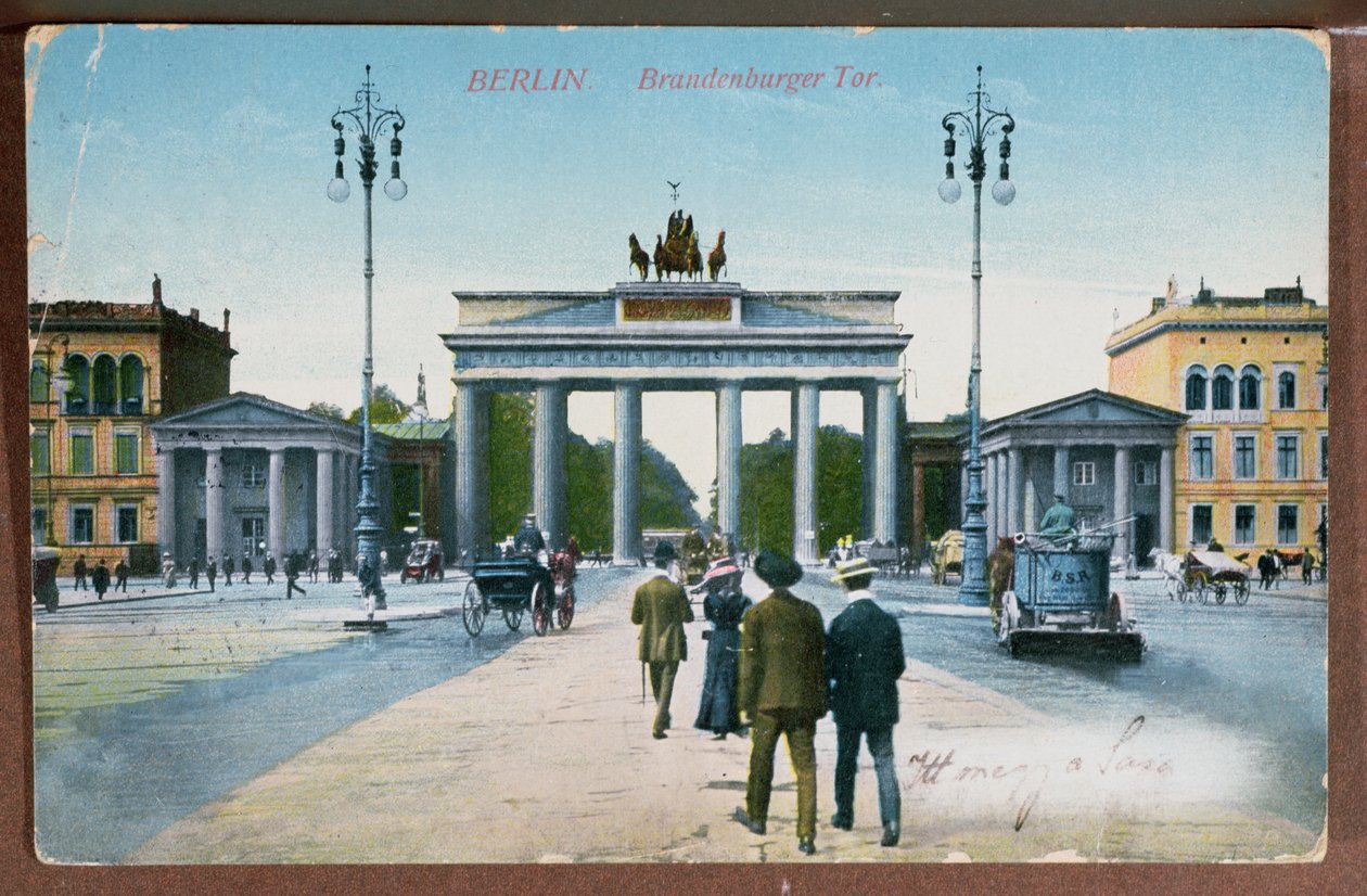 Pohlednice zobrazující Braniborskou bránu v Berlíně, (barevné foto) od German School