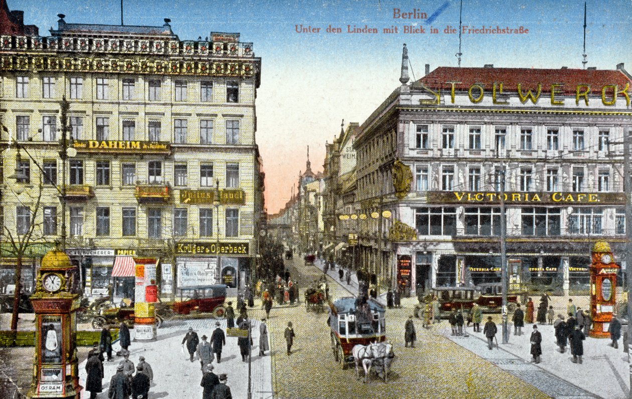 Pohlednice zobrazující Unter den Linden a Friedrichstrasse v Berlíně, kolem roku 1910 (barevné foto) od German School