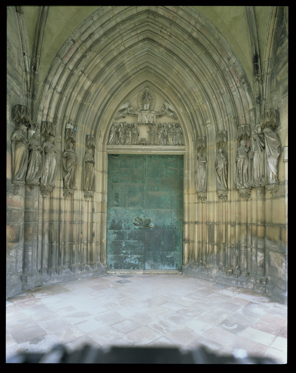 The Paradise Portal: The Five Wise Virgins and the Five Foolish Virgins, figuríny ze zárubně vyřezávané kolem roku 1250, veranda postavená kolem roku 1350 (viz také 173982 a 173983) od German School