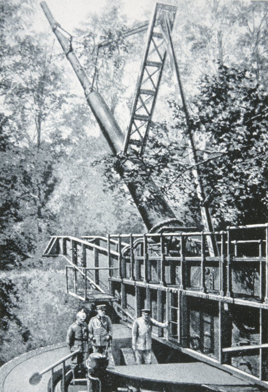 Obří německá pařížská zbraň z první světové války s názvem „Big Bertha“ (litho) od German School