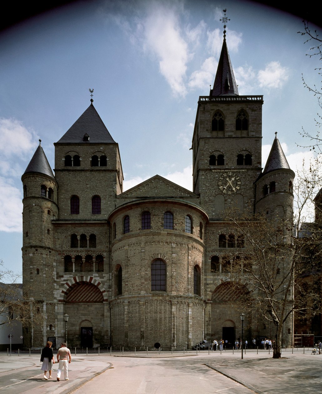 Pohled na katedrálu v Trevíru od German School